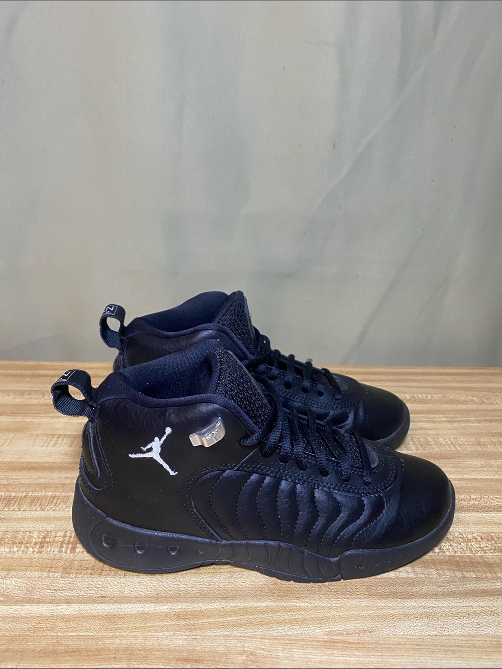 Jordan Jumpman Pro Black Metallic Silver Athletic Gym shoes Size 5Y